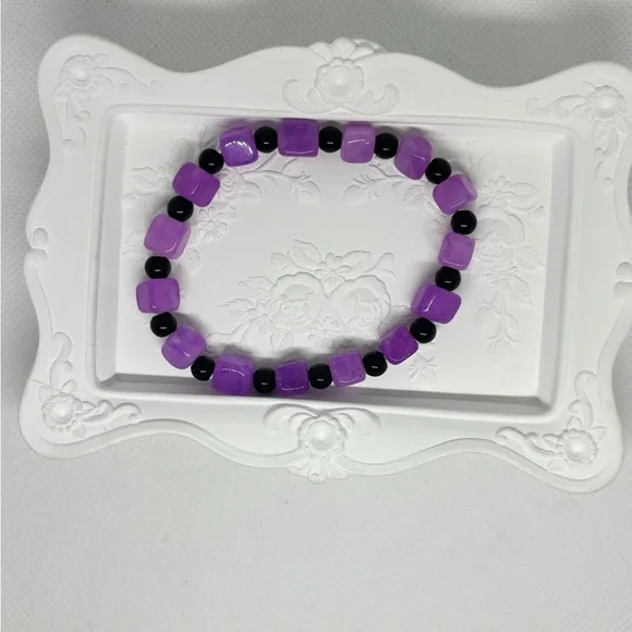 Shallow Amethyst and Black Obsidian Sobriety Protection Bracelet - Picture 3 of 3